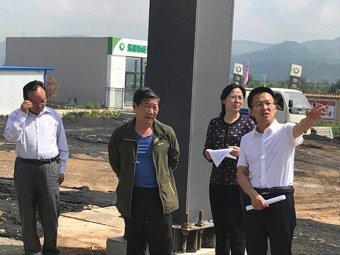 市政協(xié)副主席禹文長一行調(diào)研平?jīng)鲞^境車輛綜合服務中心一期（平?jīng)鍪兄行某潆娬荆╉椖拷ㄔO工作(圖1)