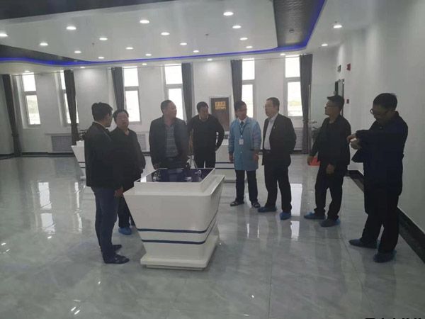 市政府國資委羅彥鵬副主任一行到公司調(diào)研(圖2) 市政府國資委羅彥鵬副主任一行到公司調(diào)研(圖2)