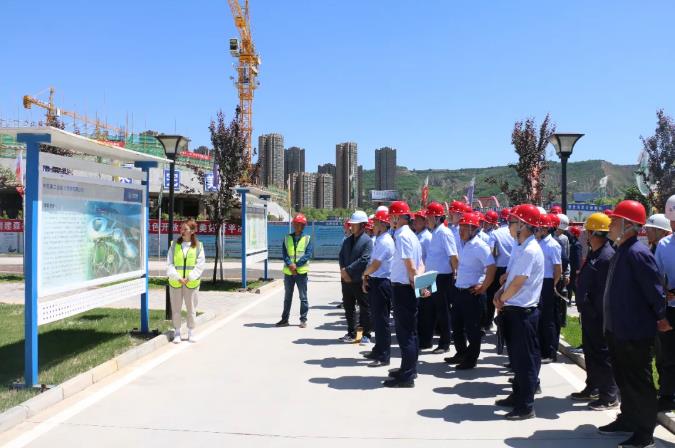 泓源公司開展安全生產(chǎn)月活動——重點建設(shè)項目觀摩學(xué)習(xí)(圖3) 泓源公司開展安全生產(chǎn)月活動——重點建設(shè)項目觀摩學(xué)習(xí)(圖3)