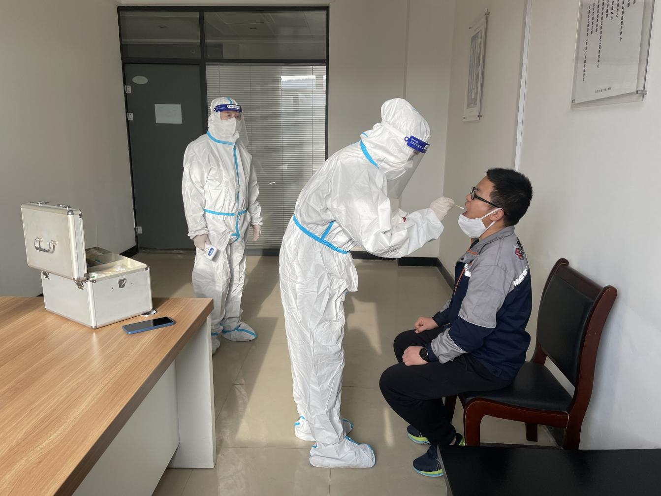 市產(chǎn)投集團(tuán)開(kāi)展疫情防控應(yīng)急演練(圖3) 市產(chǎn)投集團(tuán)開(kāi)展疫情防控應(yīng)急演練(圖3)