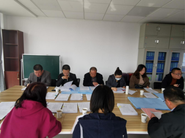 平?jīng)龉I(yè)園區(qū)路燈節(jié)能改造運(yùn)營(yíng)維護(hù)項(xiàng)目順利通過竣工驗(yàn)收(圖2) 平?jīng)龉I(yè)園區(qū)路燈節(jié)能改造運(yùn)營(yíng)維護(hù)項(xiàng)目順利通過竣工驗(yàn)收(圖2)