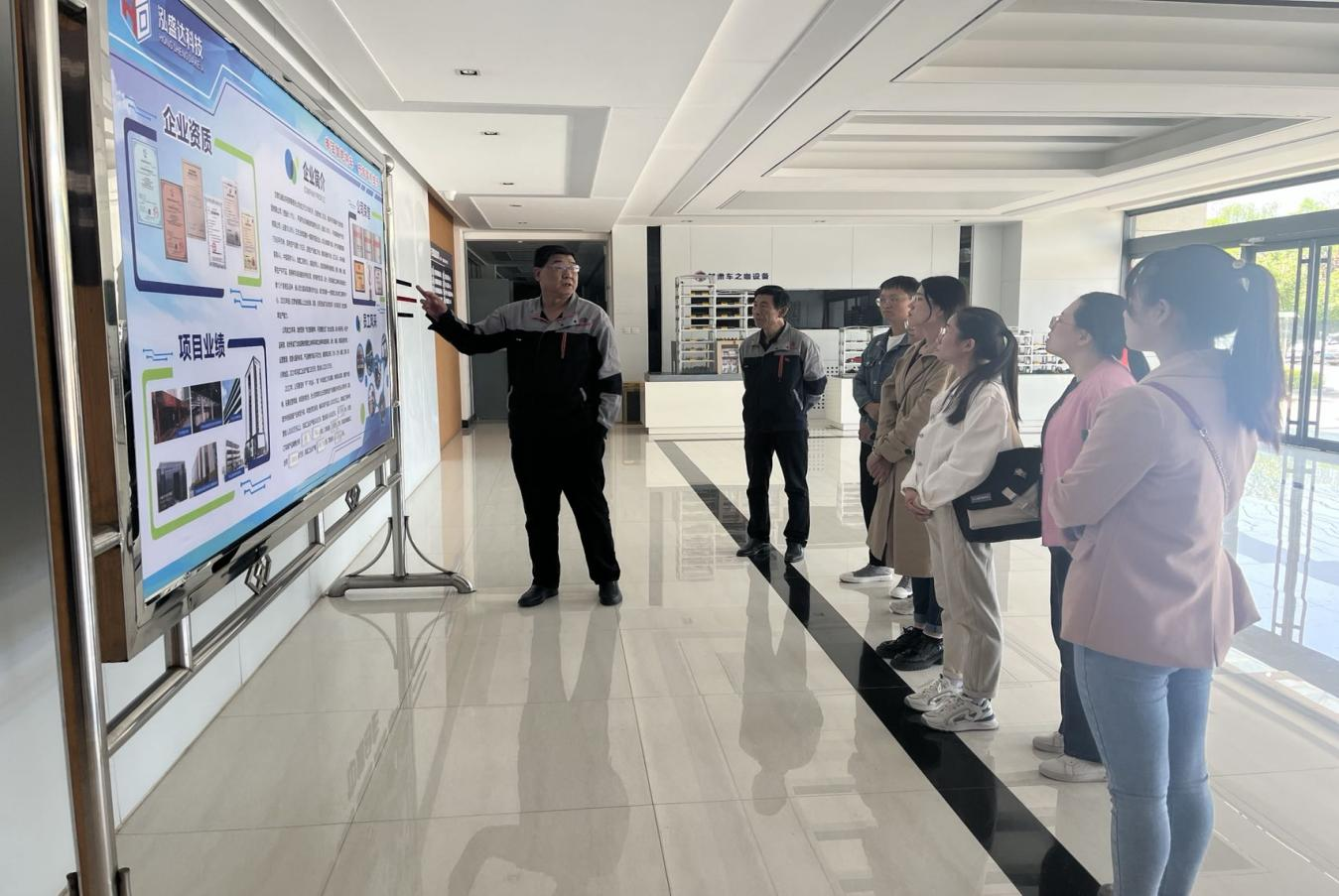 市產(chǎn)投集團(tuán)開展新員工入職培訓(xùn)(圖3) 市產(chǎn)投集團(tuán)開展新員工入職培訓(xùn)(圖3)