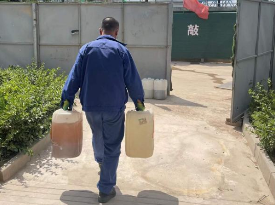 市產(chǎn)投集團(tuán)城東污水處理公司扎實(shí)推進(jìn)危險廢物規(guī)范化處置(圖3) 市產(chǎn)投集團(tuán)城東污水處理公司扎實(shí)推進(jìn)危險廢物規(guī)范化處置(圖3)