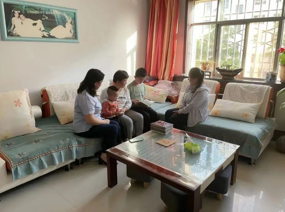 市產(chǎn)投集團開展女職工未成年子女關(guān)愛活動(圖2) 市產(chǎn)投集團開展女職工未成年子女關(guān)愛活動(圖2)